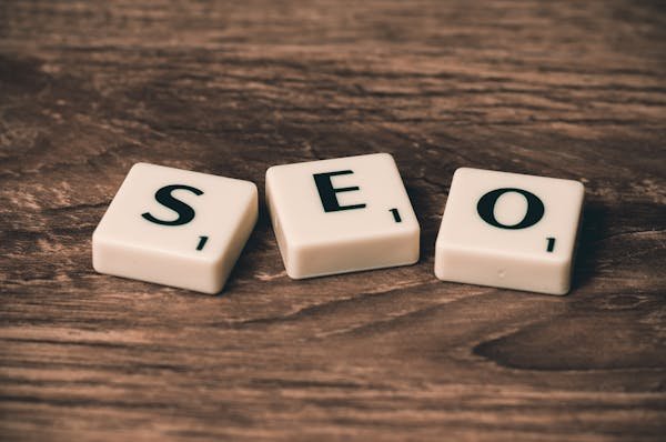 Maximisez l'impact de votre marketing digital grâce à SEO et SEA intégrés